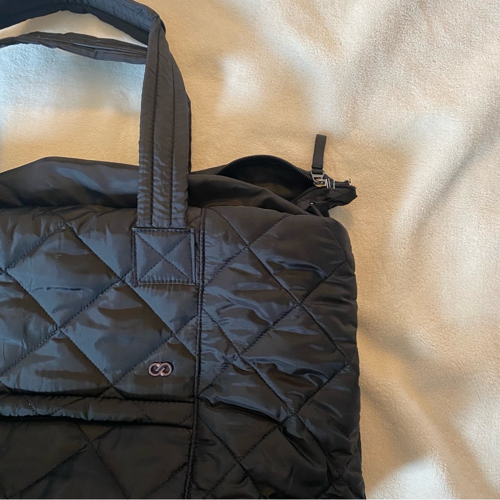 BLACK QUILTED DUFFLE BAG GYM BAG TOTE BAG TRAVEL BAG